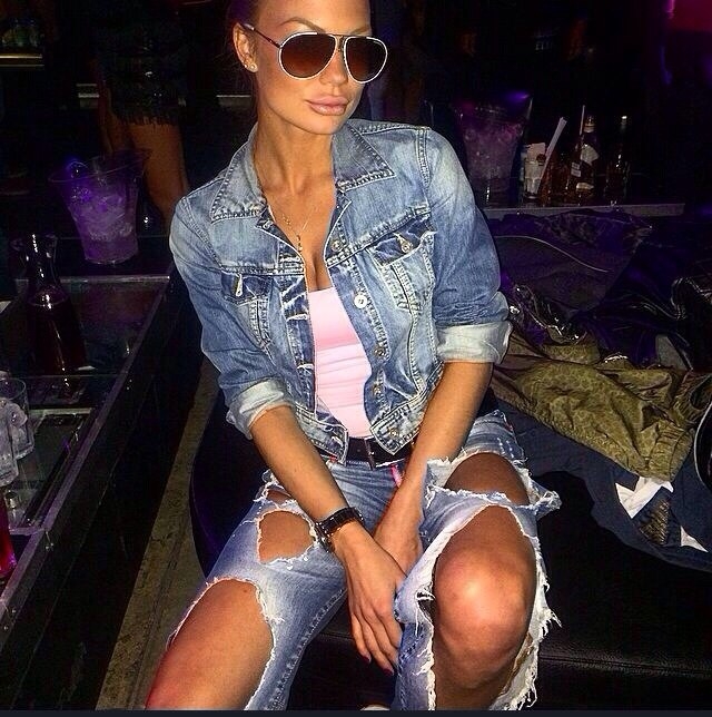 💋
У меня есть много возможностей, чтобы подарить тебе незабываемые эмоции и наслаждение. Мои услуги включают классический секс, оральные ласки, ролевые игры, эротический массаж и многое другое. Со мной ты окунешься в мир наслаждения и сексуальных фантазий. 😉
Я живу в Москве, и у меня есть собственное уютное и комфортабельное место для встреч. Ты можешь приехать ко мне, и я сделаю все, чтобы ты чувствовался как дома. А если ты предпочитаешь, я могу приехать к тебе в отель или апартаменты. 🏨
Мои клиенты всегда остаются довольными и возвращаются ко мне снова и снова. Я гарантирую тебе полный комфорт и конфиденциальность. Ты можешь посмотреть мои фото, чтобы убедиться, что ты выбираешь лучшее. 📷
Не упускай свой шанс провести незабываемое время со мной. Свяжись со мной сейчас, и я устрою тебе настоящий сексуальный праздник. Жду тебя, мой мужчина! 💕 Регина